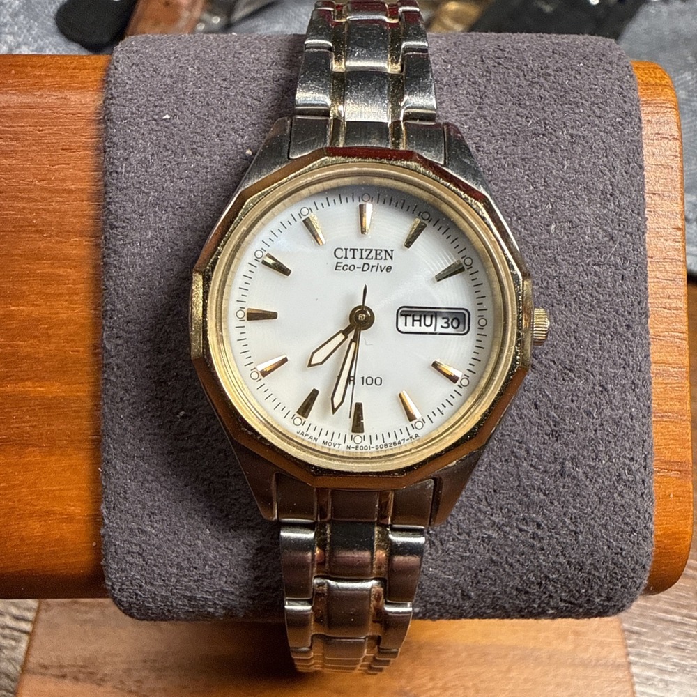 Citizen Eco-Drive Ladies Sport Two-Tone Watch E001 Nice Shape Works Great
